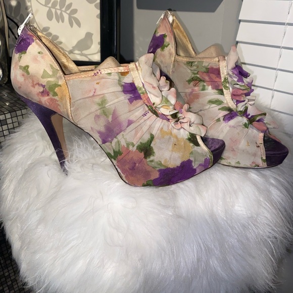 Floral Peep-Toe Heels - Picture 12 of 16